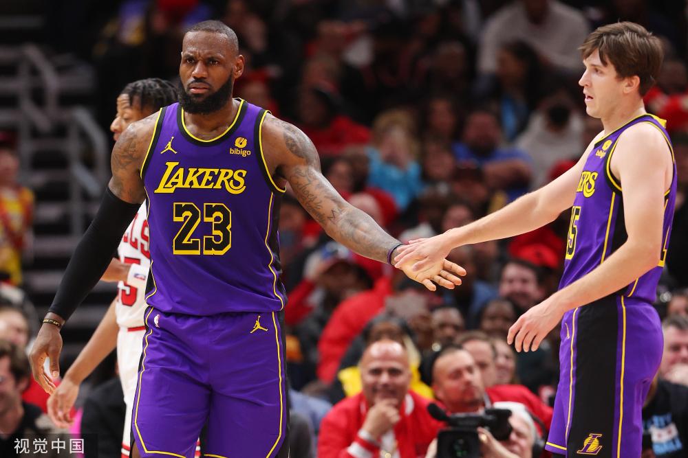 管理层与更 管理层与更