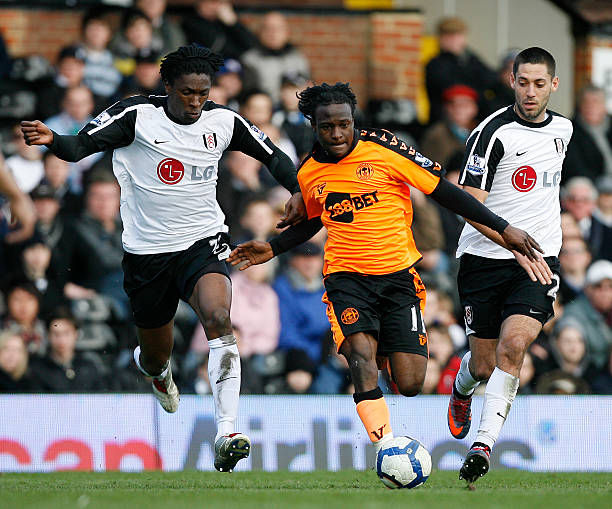 了他在球场 了他在球场